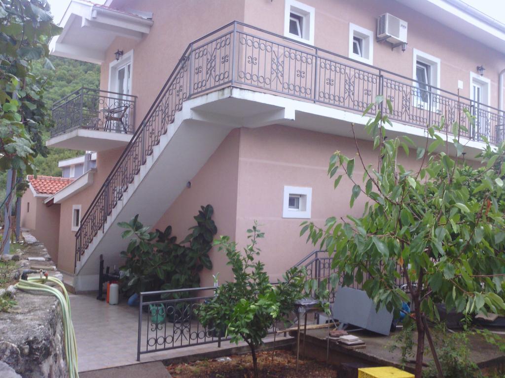 Apartments Mitrovic Podlicak سفيتي ستيفان المظهر الخارجي الصورة