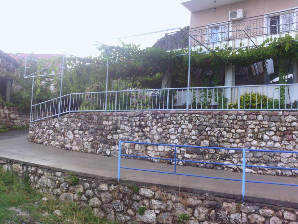 Apartments Mitrovic Podlicak سفيتي ستيفان المظهر الخارجي الصورة